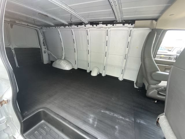 2023 GMC Savana Cargo 3500 Work Van