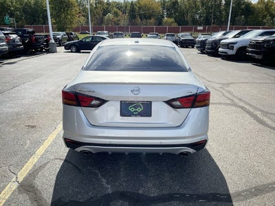 2020 Nissan Altima SV FWD