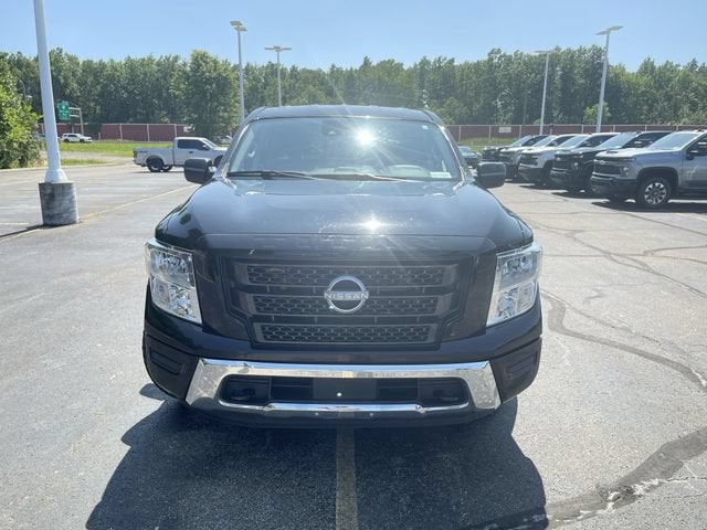 2023 Nissan TITAN Crew Cab SV 4x4