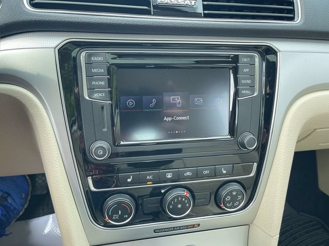 2019 Volkswagen Passat 2.0T Wolfsburg Edition