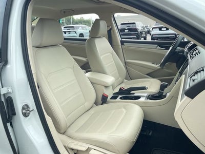 2019 Volkswagen Passat 2.0T Wolfsburg Edition