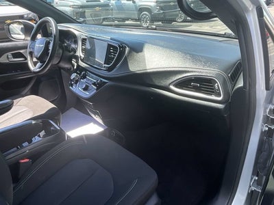 2023 Chrysler Pacifica Touring