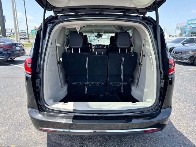 2023 Chrysler Pacifica Hybrid Touring L