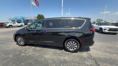 2023 Chrysler Pacifica Hybrid Touring L