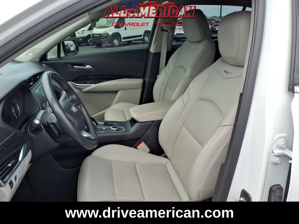 2023 Cadillac XT4 AWD Premium Luxury