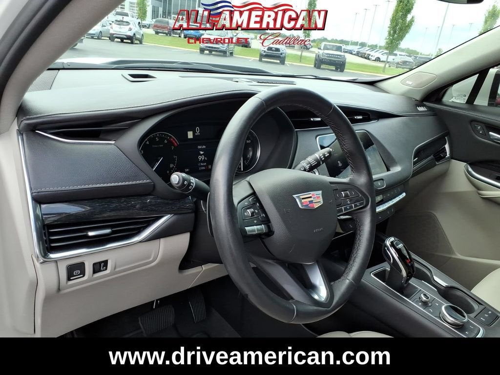 2023 Cadillac XT4 AWD Premium Luxury