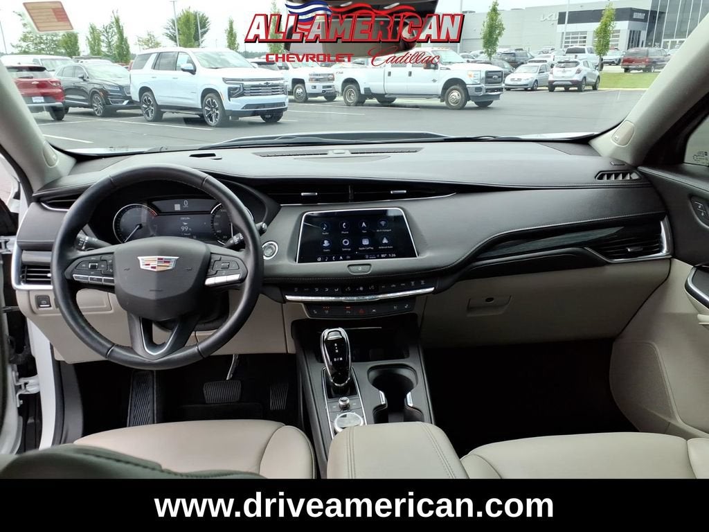 2023 Cadillac XT4 AWD Premium Luxury