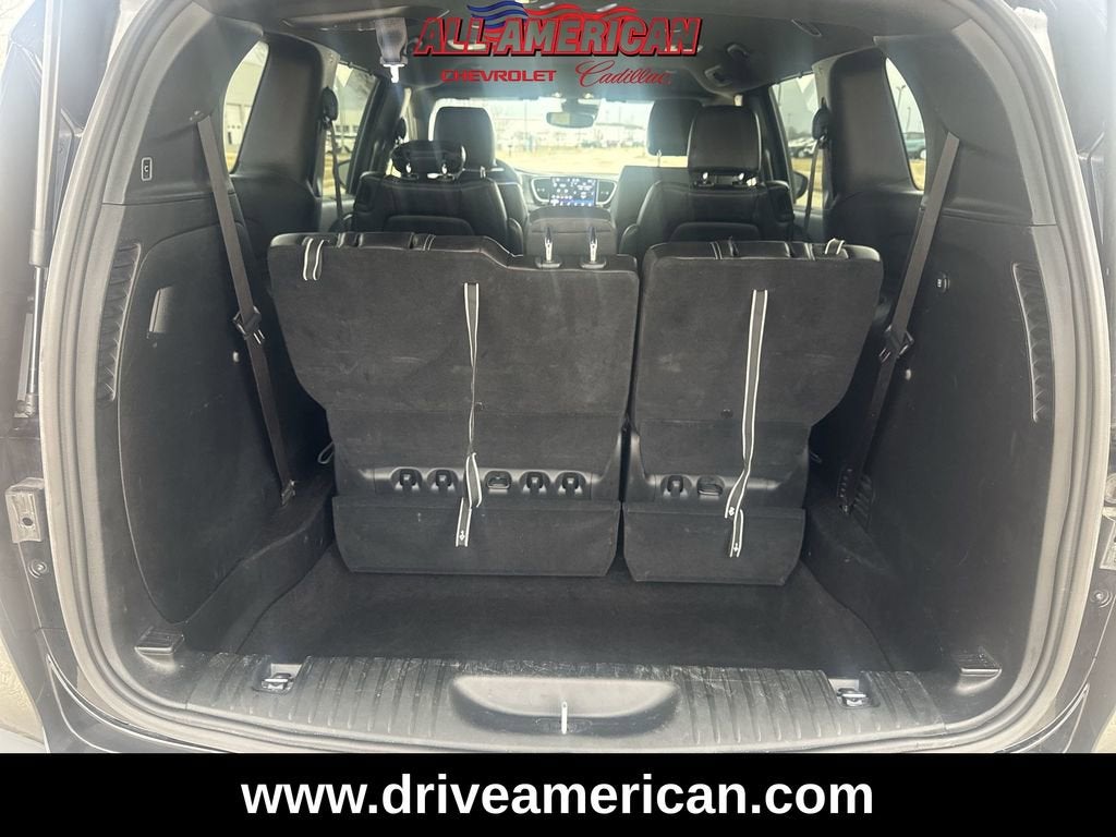 2025 Chrysler Pacifica Select