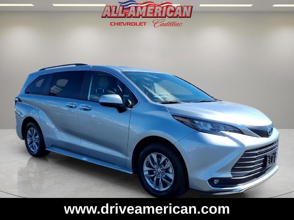 2025 Toyota Sienna XLE