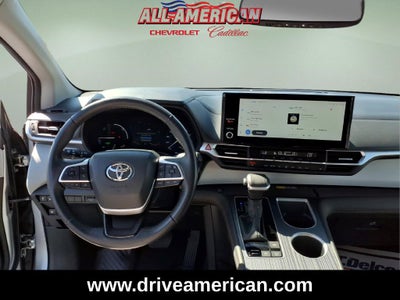 2025 Toyota Sienna XLE