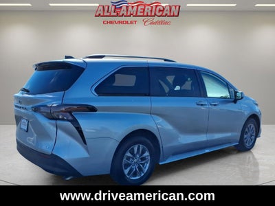 2025 Toyota Sienna XLE