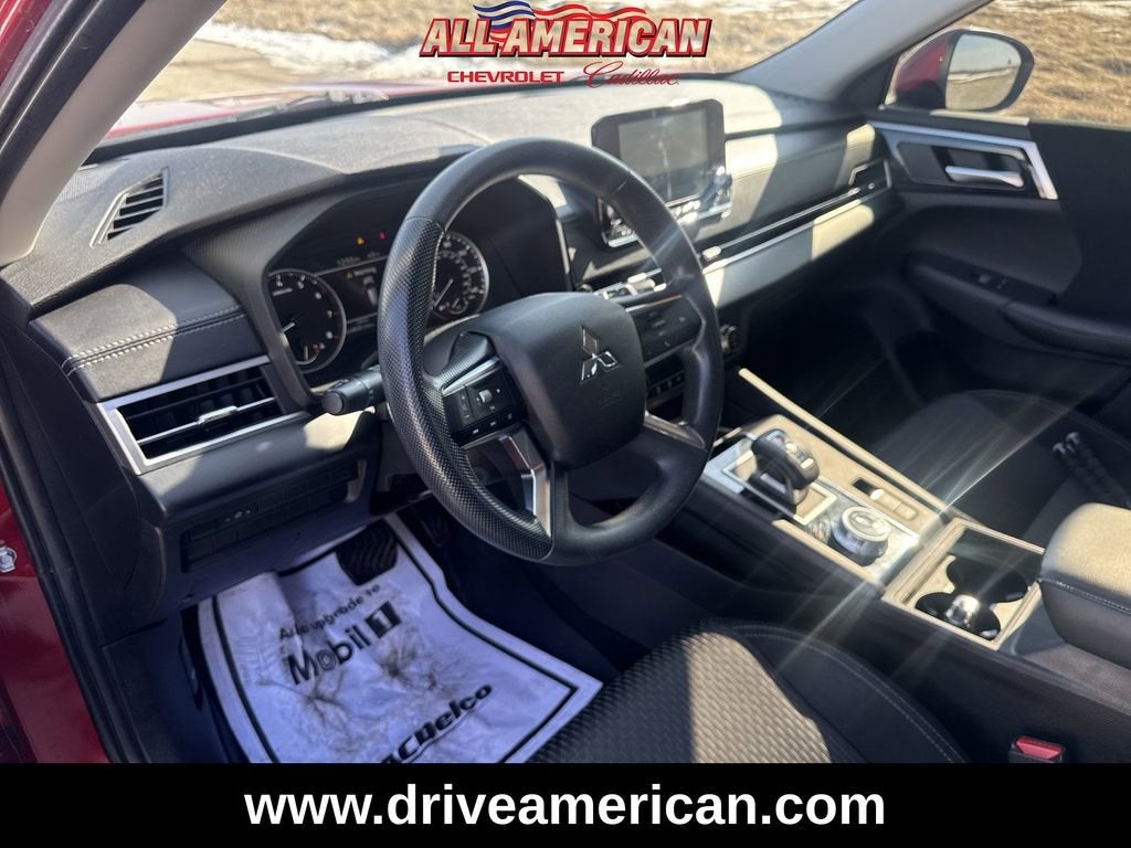 2022 Mitsubishi Outlander ES