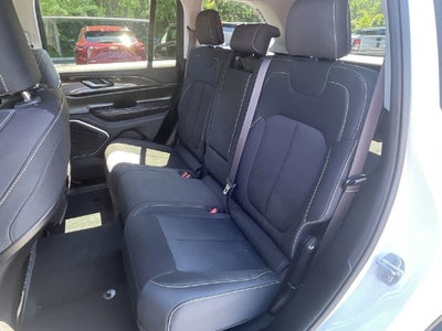 2022 Jeep Grand Cherokee Laredo 4x4