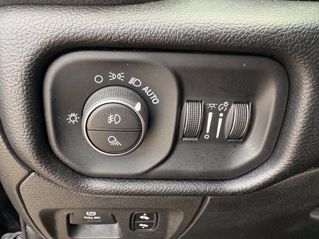 2019 RAM 1500 Big Horn/Lone Star Crew Cab 4x4 5'7' Box