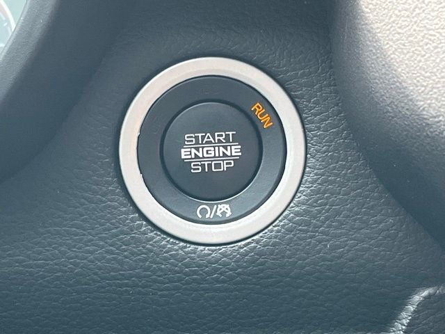 2023 RAM 1500 Laramie Crew Cab 4x4 5'7' Box