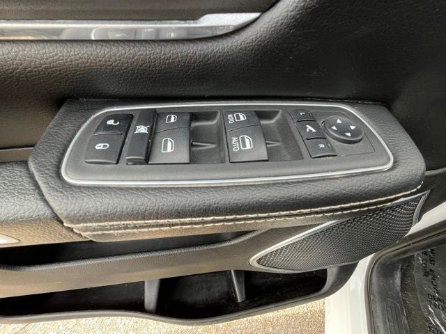 2023 RAM 1500 Laramie Crew Cab 4x4 5'7' Box