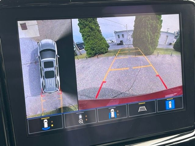 2022 Chevrolet Traverse AWD LT Leather