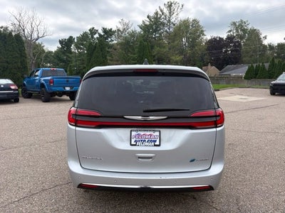 2024 Chrysler Pacifica Hybrid Select