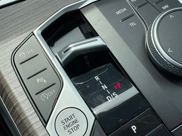 2025 BMW 330i xDrive