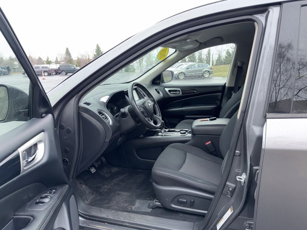 2019 Nissan Pathfinder Base