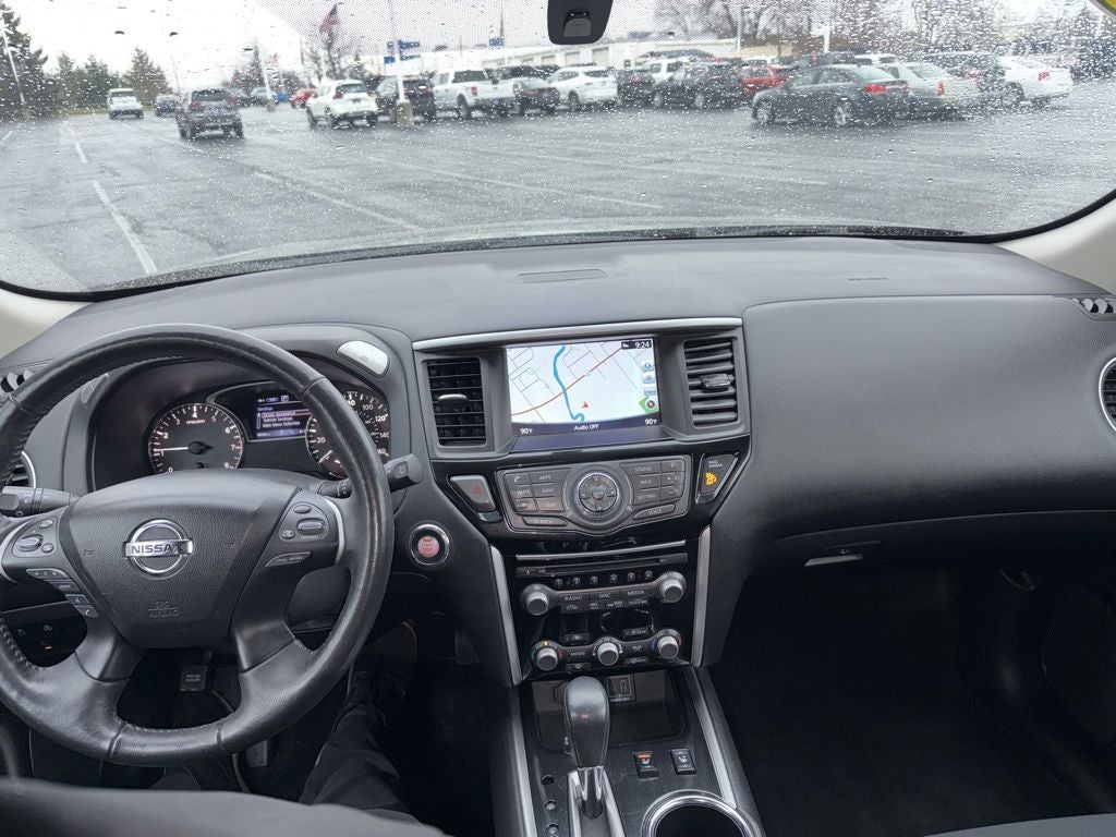 2019 Nissan Pathfinder Base