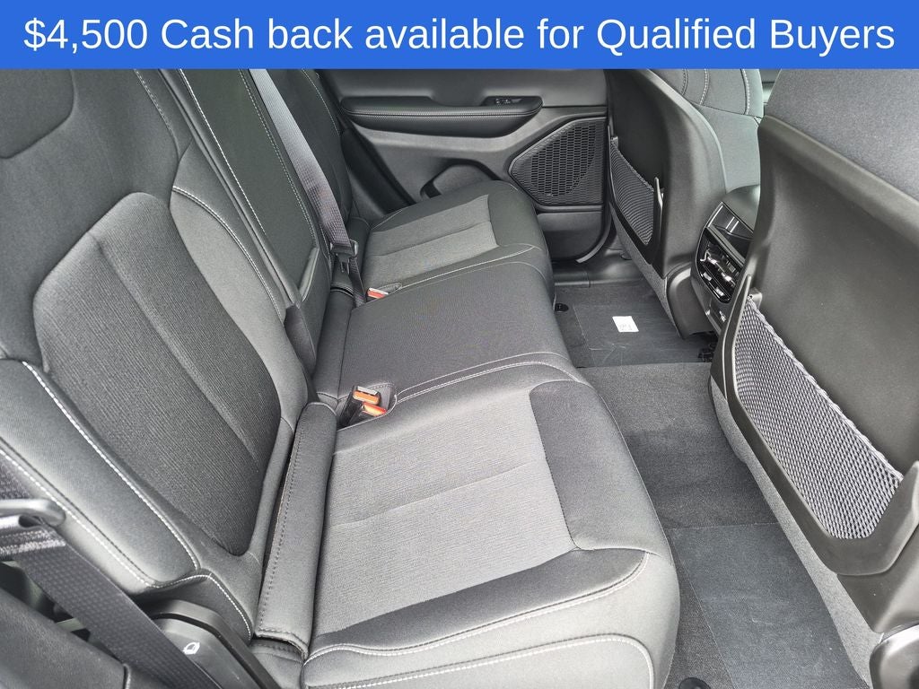 2026 Jeep Grand Cherokee Laredo