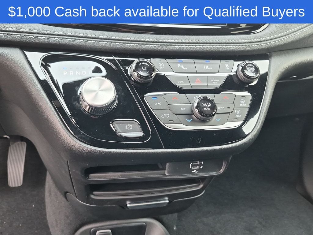 2027 Chrysler Pacifica Select