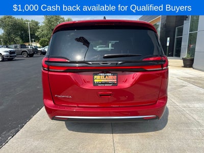 2027 Chrysler Pacifica Select