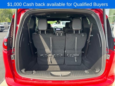 2027 Chrysler Pacifica Select