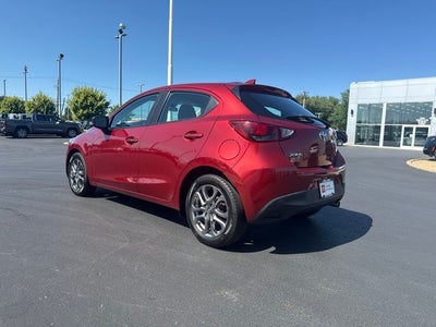 2020 Toyota Yaris LE