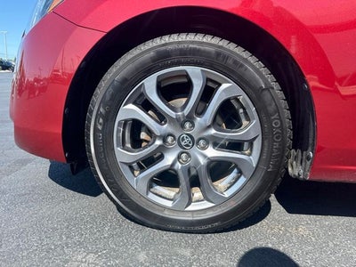 2020 Toyota Yaris LE