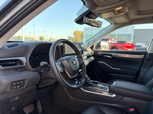 2026 Toyota Highlander Hybrid Platinum