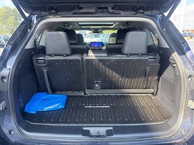2025 Toyota Highlander Hybrid Platinum
