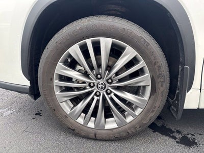 2021 Toyota Highlander Hybrid Platinum