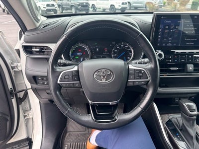 2021 Toyota Highlander Hybrid Platinum