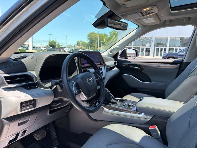 2025 Toyota Highlander Platinum