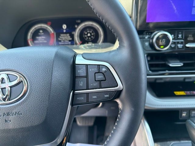 2025 Toyota Highlander Platinum
