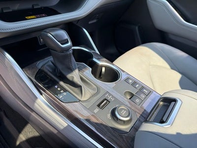 2025 Toyota Highlander Platinum