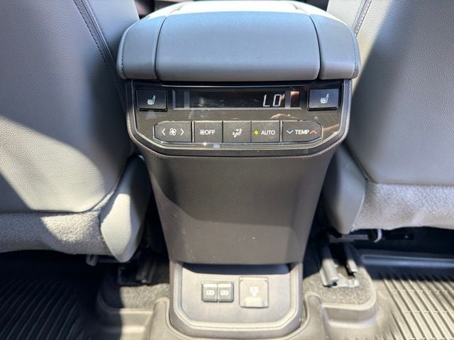 2025 Toyota Highlander Platinum