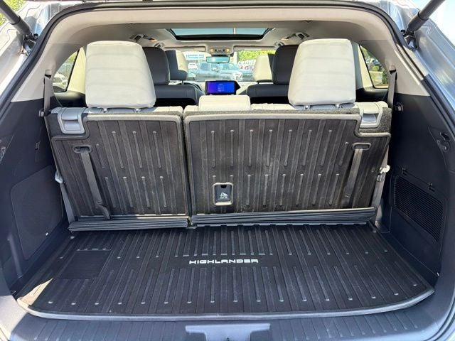 2025 Toyota Highlander Platinum