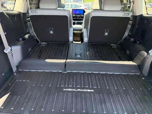 2025 Toyota Highlander Platinum