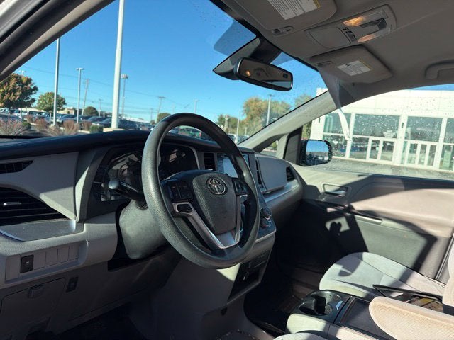 2020 Toyota Sienna LE