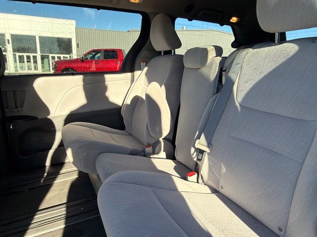 2020 Toyota Sienna LE