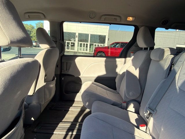 2020 Toyota Sienna LE