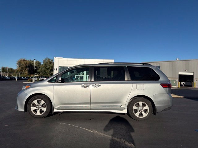 2020 Toyota Sienna LE