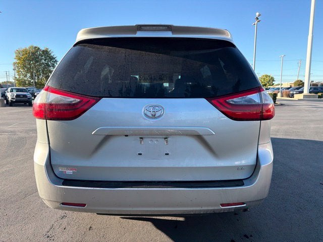 2020 Toyota Sienna LE