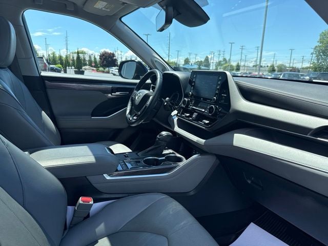 2022 Toyota Highlander Hybrid Limited