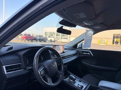 2022 Mitsubishi Outlander ES
