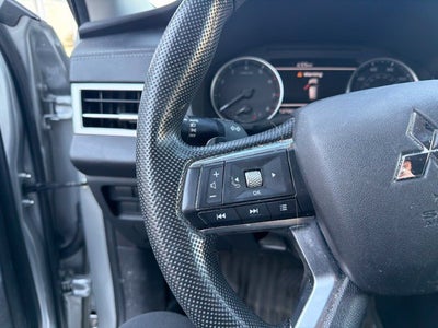 2022 Mitsubishi Outlander ES