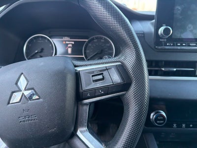 2022 Mitsubishi Outlander ES